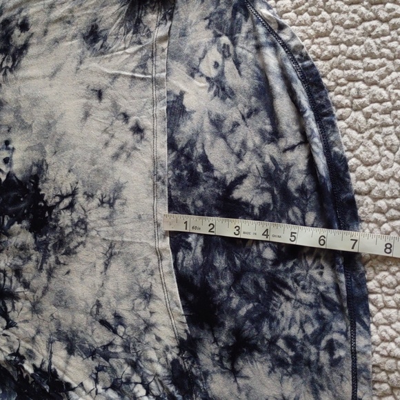 Two Sisters M/L Blue Tie Dye High Low Asymmetrical Hem Quarter Sleeve Tunic Top - Picture 5 of 13
